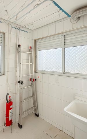 Apartamento à venda com 300m², 4 quartos e 4 vagas Apartamento à venda com 300m², 4 quartos e 4 vagasÁrea de Serviço