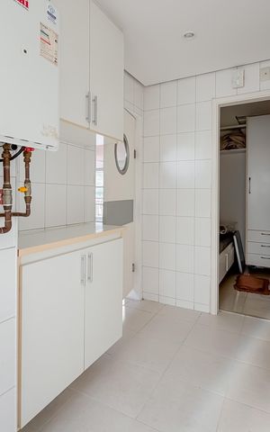 Apartamento à venda com 300m², 4 quartos e 4 vagas Apartamento à venda com 300m², 4 quartos e 4 vagasÁrea de Serviço