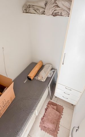 Apartamento à venda com 300m², 4 quartos e 4 vagas Apartamento à venda com 300m², 4 quartos e 4 vagasQuarto de Serviço