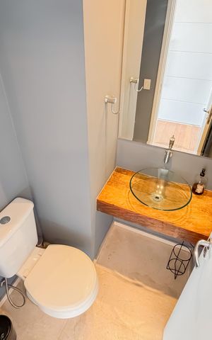 Apartamento à venda com 300m², 4 quartos e 4 vagas Apartamento à venda com 300m², 4 quartos e 4 vagasLavabo
