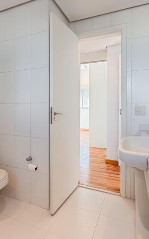 Apartamento à venda com 300m², 4 quartos e 4 vagas Apartamento à venda com 300m², 4 quartos e 4 vagasSuíte Master - Banheiro 2