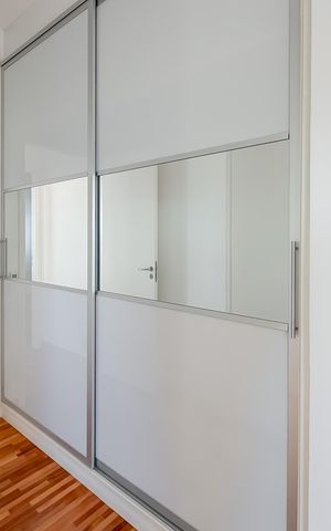 Apartamento à venda com 300m², 4 quartos e 4 vagas Apartamento à venda com 300m², 4 quartos e 4 vagasSuíte 2 - Armários