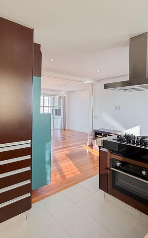 Apartamento à venda com 300m², 4 quartos e 4 vagas Apartamento à venda com 300m², 4 quartos e 4 vagasCozinha