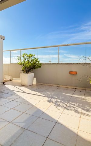Apartamento à venda com 300m², 4 quartos e 4 vagas Apartamento à venda com 300m², 4 quartos e 4 vagasSala - Área Externa