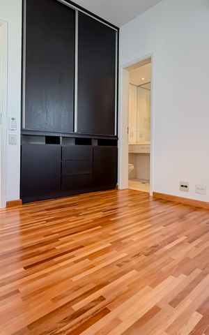 Apartamento à venda com 300m², 4 quartos e 4 vagas Apartamento à venda com 300m², 4 quartos e 4 vagasSuíte 1