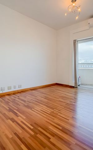 Apartamento à venda com 300m², 4 quartos e 4 vagas Apartamento à venda com 300m², 4 quartos e 4 vagasSuíte Master