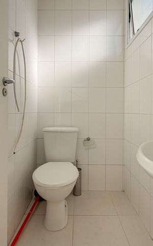 Apartamento à venda com 300m², 4 quartos e 4 vagas Apartamento à venda com 300m², 4 quartos e 4 vagasBanheiro de serviço