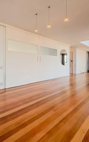 Apartamento à venda com 300m², 4 quartos e 4 vagas Apartamento à venda com 300m², 4 quartos e 4 vagasSala