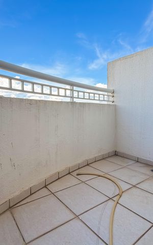 Apartamento à venda com 300m², 4 quartos e 4 vagas Apartamento à venda com 300m², 4 quartos e 4 vagasSuíte Master - Varanda