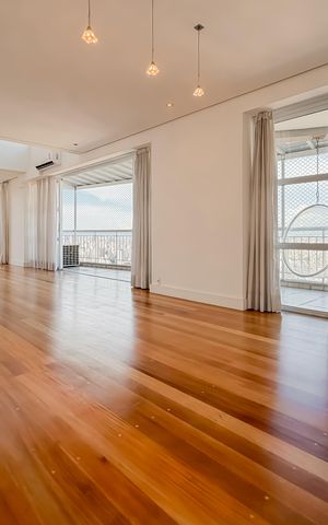 Apartamento à venda com 300m², 4 quartos e 4 vagas Apartamento à venda com 300m², 4 quartos e 4 vagasSala
