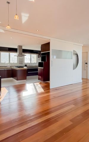 Apartamento à venda com 300m², 4 quartos e 4 vagas Apartamento à venda com 300m², 4 quartos e 4 vagasCozinha