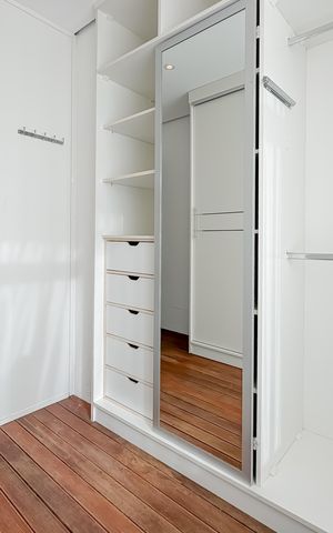 Apartamento à venda com 300m², 4 quartos e 4 vagas Apartamento à venda com 300m², 4 quartos e 4 vagasSuíte Master - Closet 1