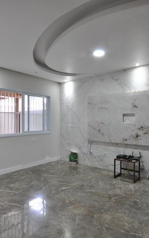 Casa à venda com 260m², 2 quartos e 2 vagasSala