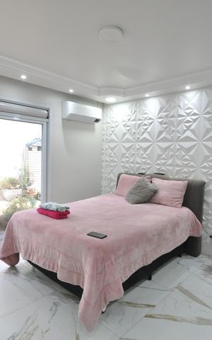 Casa à venda com 260m², 2 quartos e 2 vagasQuarto Suíte