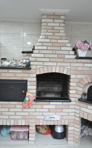 Casa à venda com 260m², 2 quartos e 2 vagasChurrasqueira e forno