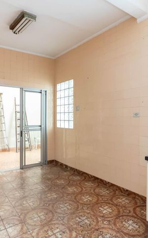 Casa à venda com 250m², 4 quartos e 3 vagas Casa à venda com 250m², 4 quartos e 3 vagasCozinha
