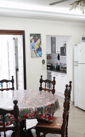 Casa à venda com 160m², 2 quartos e 2 vagasCozinha