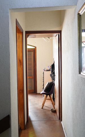 Casa à venda com 160m², 2 quartos e 2 vagasCorredor