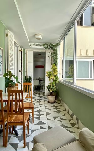 Apartamento à venda com 227m², 3 quartos e 1 vaga Apartamento à venda com 227m², 3 quartos e 1 vagaVaranda