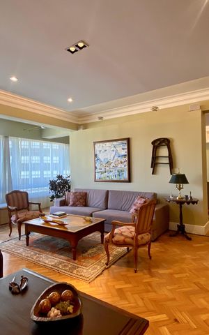 Apartamento à venda com 227m², 3 quartos e 1 vaga Apartamento à venda com 227m², 3 quartos e 1 vagaSala