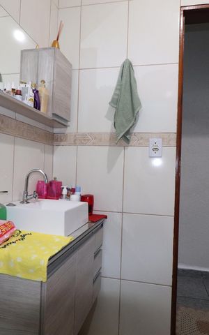 Casa à venda com 157m², 3 quartos e 2 vagasBanheiro 2