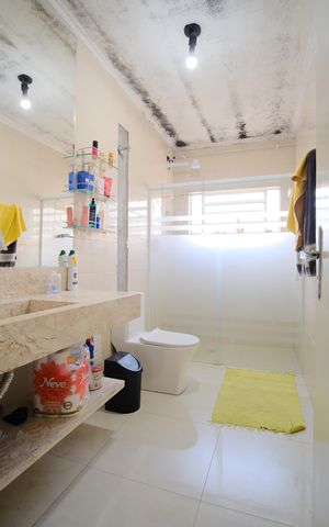 Casa à venda com 200m², 4 quartos e 3 vagasBanheiro 2