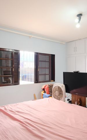 Casa à venda com 200m², 4 quartos e 3 vagasSuíte