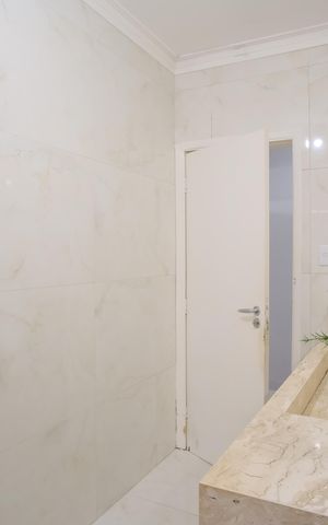 Casa à venda com 200m², 4 quartos e 3 vagasBanheiro 1