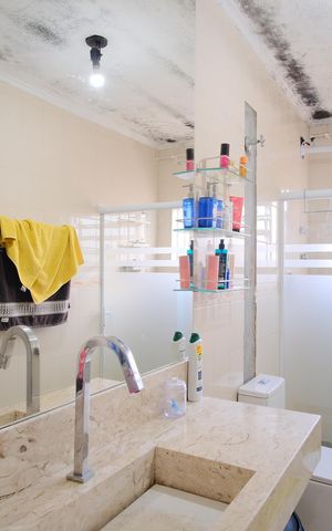Casa à venda com 200m², 4 quartos e 3 vagasBanheiro 2