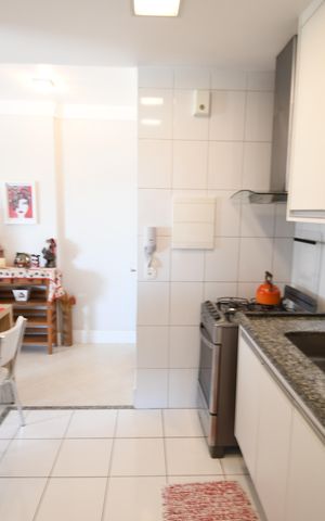 Apartamento à venda com 81m², 3 quartos e 2 vagasCozinha