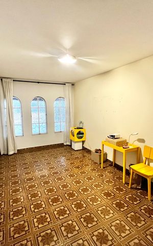 Casa à venda com 80m², 3 quartos e 2 vagasSala