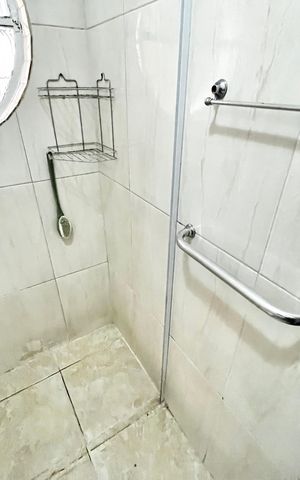 Casa à venda com 80m², 3 quartos e 2 vagasBanheiro 2