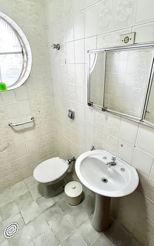 Casa à venda com 80m², 3 quartos e 2 vagasBanheiro