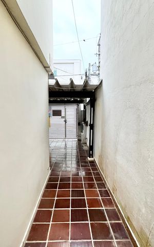 Casa à venda com 80m², 3 quartos e 2 vagasCorredor