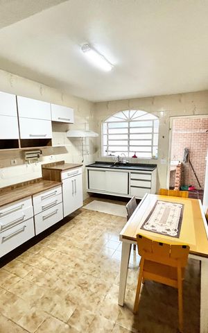 Casa à venda com 80m², 3 quartos e 2 vagasCozinha