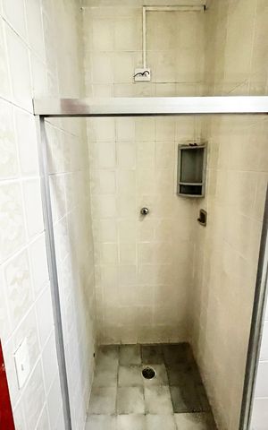 Casa à venda com 80m², 3 quartos e 2 vagasBanheiro
