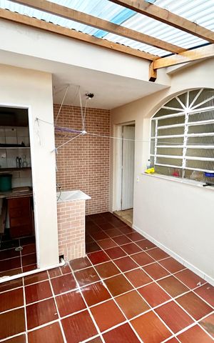 Casa à venda com 80m², 3 quartos e 2 vagasQuintal