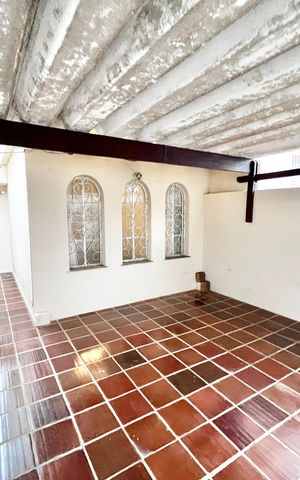 Casa à venda com 80m², 3 quartos e 2 vagasGaragem