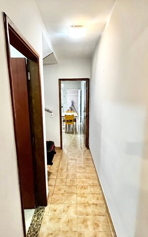 Casa à venda com 80m², 3 quartos e 2 vagasCorredor