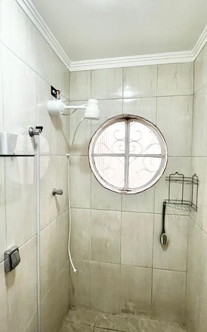 Casa à venda com 80m², 3 quartos e 2 vagasBanheiro 2