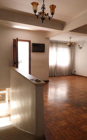 Casa para alugar com 285m², 3 quartos e 6 vagasSala