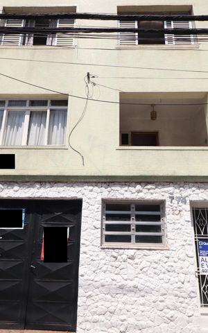 Casa para alugar com 285m², 3 quartos e 6 vagasFachada