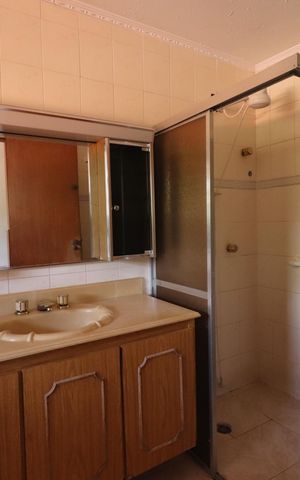 Casa para alugar com 285m², 3 quartos e 6 vagasBanheiro