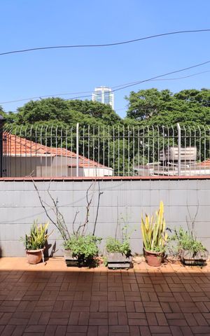 Casa para alugar com 285m², 3 quartos e 6 vagasQuintal