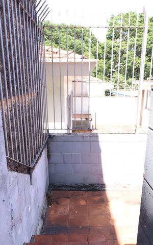 Casa para alugar com 285m², 3 quartos e 6 vagasQuintal