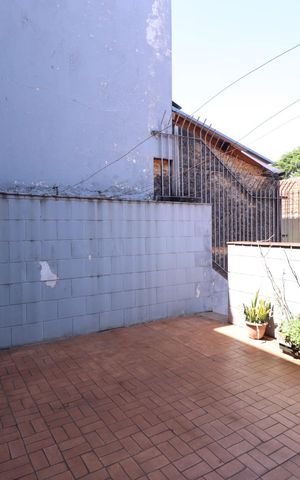 Casa para alugar com 285m², 3 quartos e 6 vagasQuintal