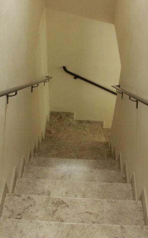 Casa para alugar com 252m², 4 quartos e 3 vagasEscada