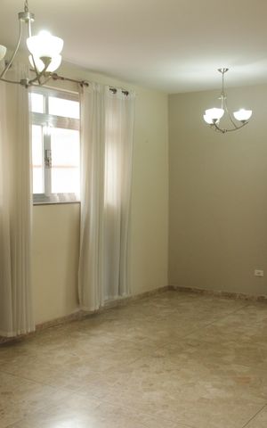 Casa para alugar com 252m², 4 quartos e 3 vagasSala