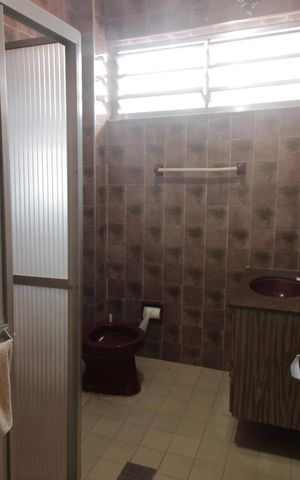 Casa para alugar com 252m², 4 quartos e 3 vagasBanheiro Social 1