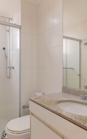 Apartamento para alugar com 94m², 2 quartos e 2 vagas Apartamento para alugar com 94m², 2 quartos e 2 vagasBanheiro da Suíte